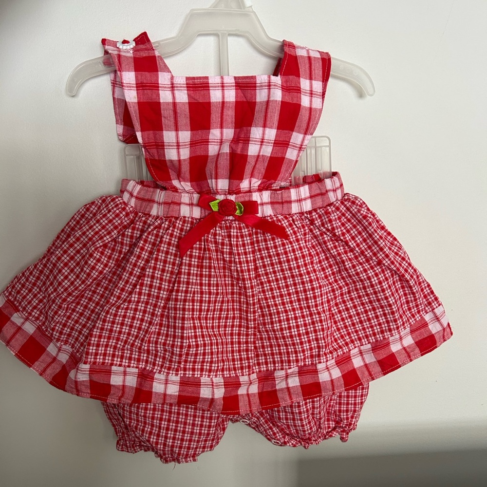 Vintage NWT romper / pinafore